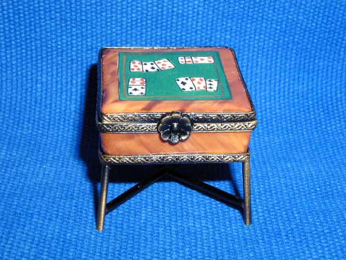 CARD TABLE